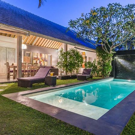 Villa Nuri Merah 1 Kerobokan Εξωτερικό φωτογραφία